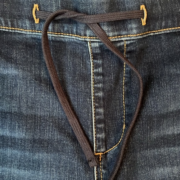 NWT Torrid Weekend Boyfriend Straight Jeans - Picture 3 of 9